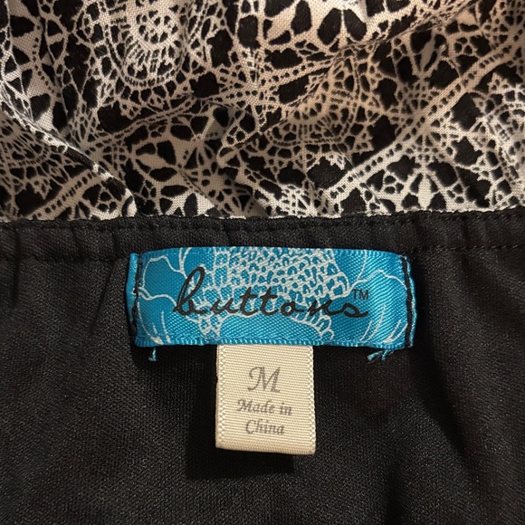 Buttons Black and White Geometric Maxi Dress - Picture 5 of 7